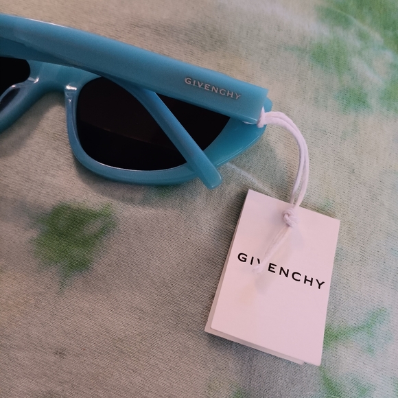 Givenchy Paris RETRO-STYLED Cateye in Azure Blue/Cyan Blue New w Tag - Picture 3 of 5